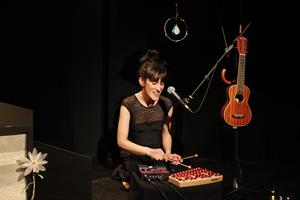 Comédienne sur scène