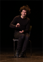 Céleste, émigrée portugaise en France, convoque en sa mémoire les souv