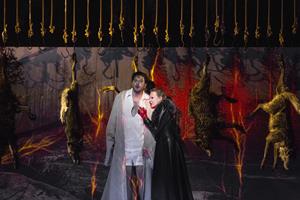 Un opéra sombre et rouge