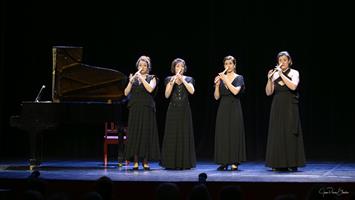 Trois femmes en noir