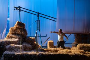 Pierre Guillois revient avec une comédie grinçante. Cristiana Reali et