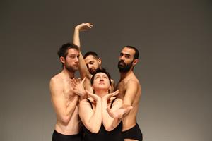 La chorégraphe et danseuse italienne Silvia Gribaudi nous offre avec G