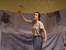 Comédienne sur scène