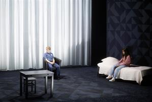 Deux jeunes filles font un pacte d’amitié si puissant qu’il défie les 