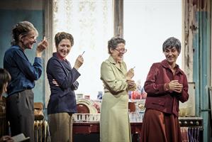 Des femmes sur scène