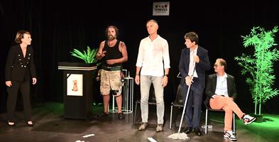 Parodie mordante de convention d’entreprise : dérapages, craquages, p