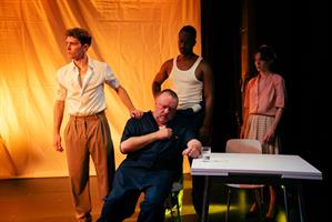 La troupe d'Hollywood brûle