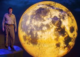 Un spectacle vibrant, entre ciel et sable, qui retrace la vie de Saint