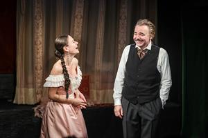 Deux comédiens sur scène