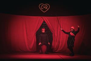 La troupue sur scène