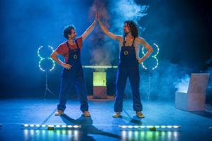 Drôle et poétique, ce spectacle unique en son genre donne vie aux obje