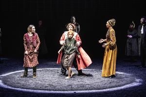 Une pièce puissante et envoûtante, comme un conte venu du fond des âge