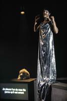 Un jeune chanteur se prépare à interpréter un opéra consacré à Abel et