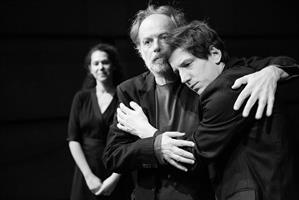 Des comédiens qui répètent