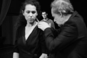 Des comédiens qui répètent