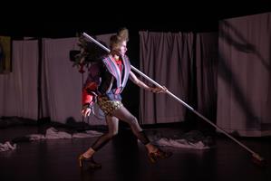 Dimitri Doré, enfant né en Lettonie et adopté en France, s’interroge s