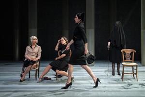 Avec cette nouvelle création, Thibaud Croisy révèle la veine comique d