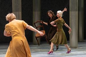 Avec cette nouvelle création, Thibaud Croisy révèle la veine comique d