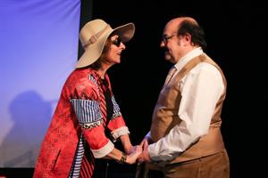 Comment transformer une tragédie en comédie sans que l’auteur s’en ren