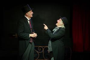 Deux hommes sur scène