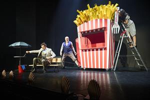 Après le succès de Faux British, découvrez au Théâtre de la Tour Eiffe