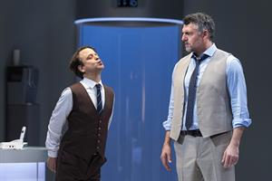 Alain Kraft, un bourgeois d’origine modeste, vient effectuer un retrai