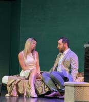 Et si leur amour ne tenait qu’à une cloison de chambre d’hôtel ?