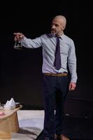 Un couple de quadras, façonné par les mirages d’une société malade, vo