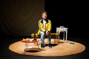 L'auteur et metteur en scène nous invite, le temps d’une soirée, dans 