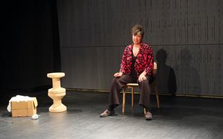 L'autrice nous raconte sa naissance sous X, son parcours de personne a