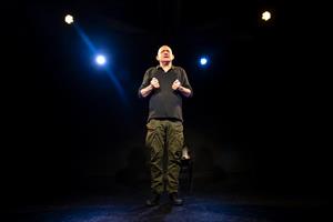 C’est l’histoire d’un choc. L’exploration du souvenir d’un enfant hant