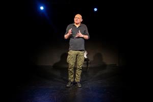 C’est l’histoire d’un choc. L’exploration du souvenir d’un enfant hant