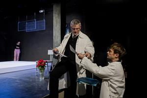 Ce quatrième volet de la série théâtrale Les Fabuleuses traite de la d