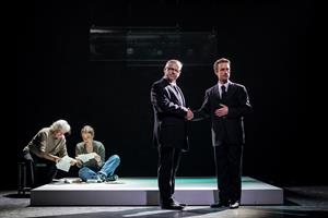 Ce quatrième volet de la série théâtrale Les Fabuleuses traite de la d