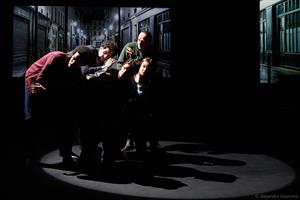La zone indigo est un thriller d’anticipation qui suit un petit groupe