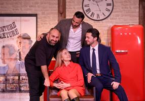 Trois jeunes trentenaires, potes depuis toujours, se retrouvent réguli