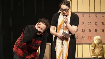 Tony, bobo parisien pur jus, déteste la montagne. Seul hic : pour resp