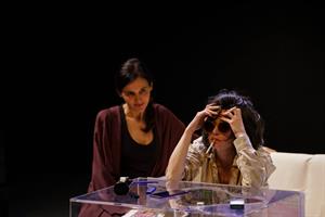 Charles Berling a choisi de mettre en scène ce huis clos inédit aux di