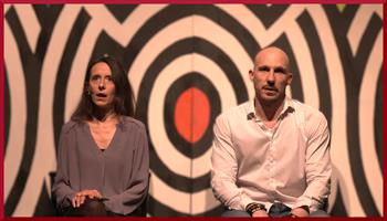 Quelle idée d’offrir un bouquet ! Nicolas va l’apprendre à ses dépens 