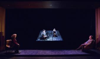 Rose est une ode à la vie empreinte d’humour et de tendresse.