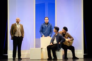 Créé dans le prolongement d’Et pendant ce temps Simone veille, ce spec