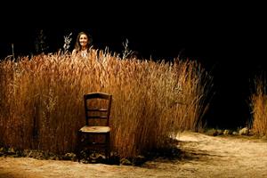 Fin des années quarante à la campagne. La pièce fait entendre les voix