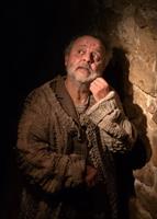 Avec sa langue ciselée et puissante, Keene nous emmène dans un voyage 