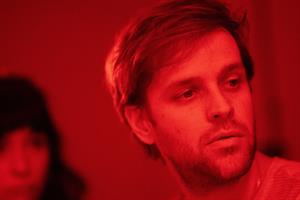 Deux comédiens sur scène