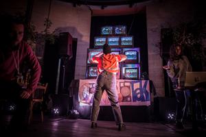 Tribe, c'est un spectacle documentaire et musical sur les Free Party. 