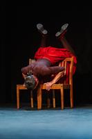 De l’enfant silencieuse à la femme debout : la danse devient voix, la 