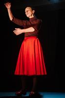 De l’enfant silencieuse à la femme debout : la danse devient voix, la 