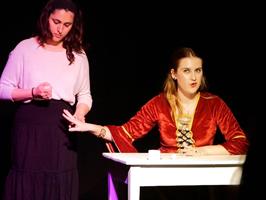 Entre secrets et trahisons, devenez le confident d’Aliénor d’Aquitaine