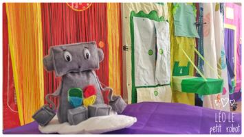 Léo est un petit robot rigolo. Mais aujourd’hui, Léo en a gros : il a 