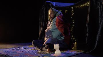 Seul-en-scène drôle et tendre, où la parentalité devient une épopée ju